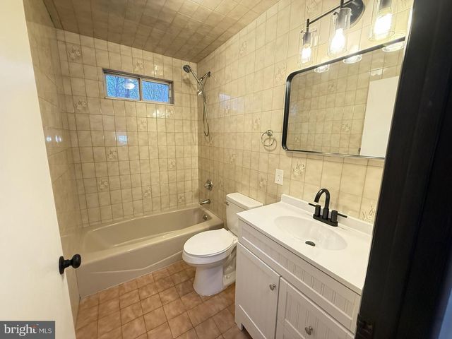 8066 RED SQUIRREL DR, Tobyhanna, PA 18466