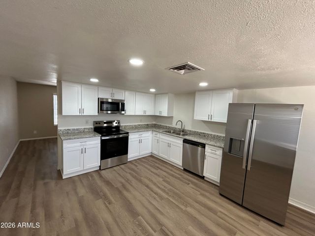 4335 E NANCY Lane, Phoenix, AZ 85042