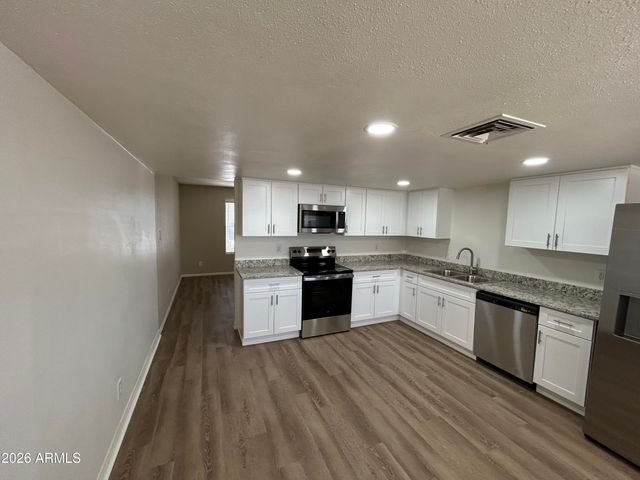 4335 E NANCY Lane, Phoenix, AZ 85042