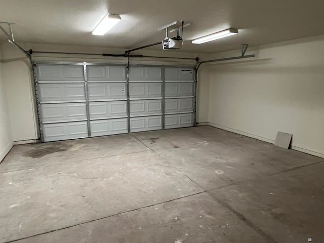 2084 E Black St, San Luis, AZ 85336
