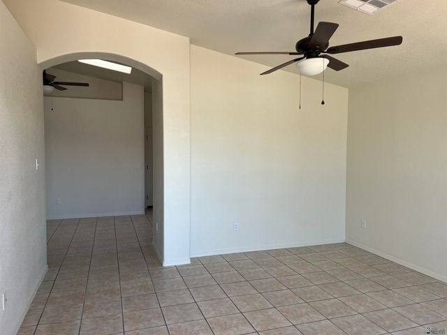 2084 E Black St, San Luis, AZ 85336