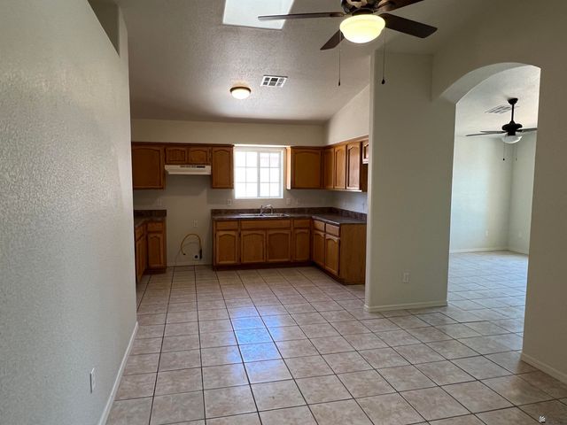 2084 E Black St, San Luis, AZ 85336
