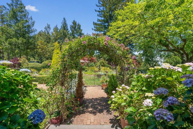 200 McAmant Drive, Santa Cruz, CA 95060