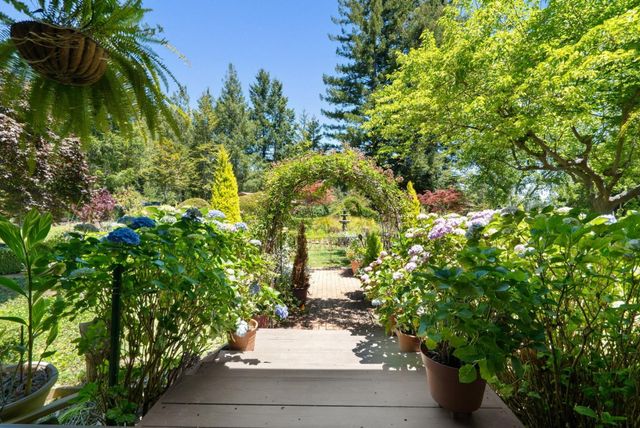 200 McAmant Drive, Santa Cruz, CA 95060
