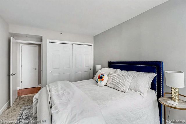 3320 Spinnaker Lane 14B, Detroit, MI 48207