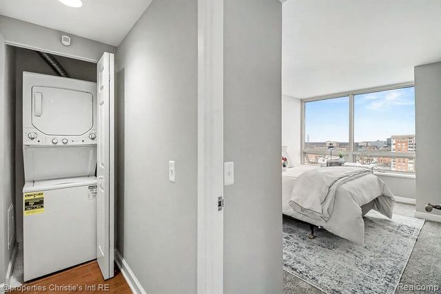 3320 Spinnaker Lane 14B, Detroit, MI 48207