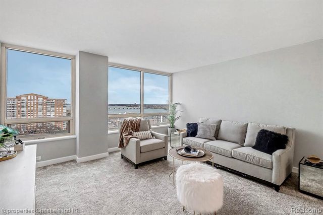 3320 Spinnaker Lane 14B, Detroit, MI 48207