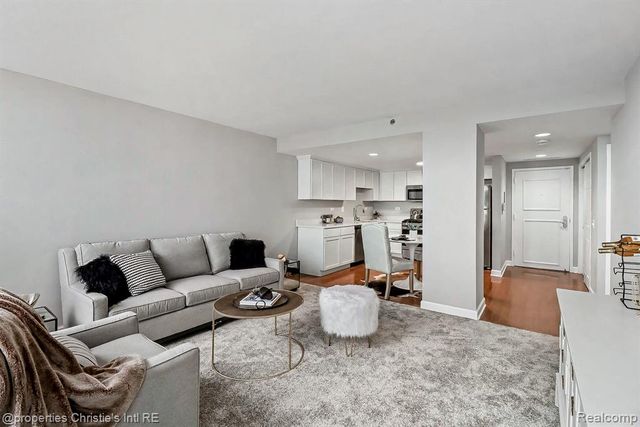 3320 Spinnaker Lane 14B, Detroit, MI 48207