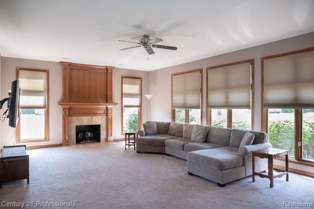 54554 E Whitby Way, Shelby Twp, MI 48316