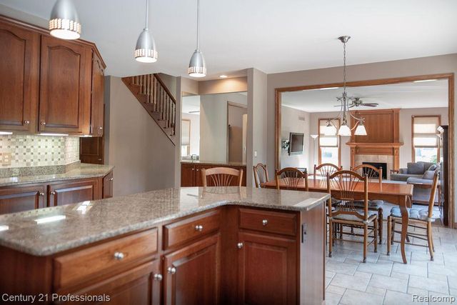 54554 E Whitby Way, Shelby Twp, MI 48316