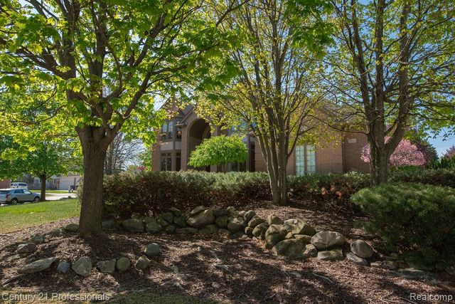 54554 E Whitby Way, Shelby Twp, MI 48316
