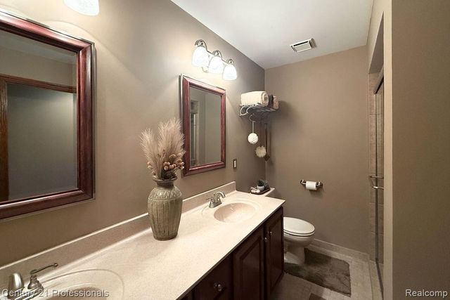 54554 E Whitby Way, Shelby Twp, MI 48316