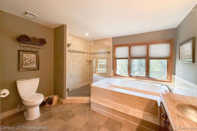 54554 E Whitby Way, Shelby Twp, MI 48316