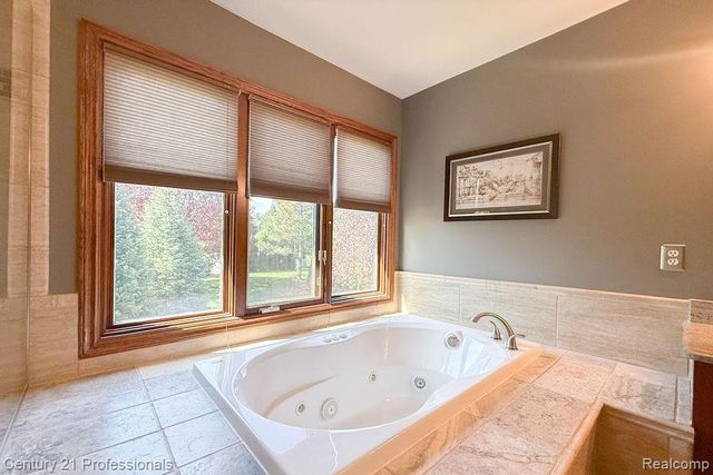 54554 E Whitby Way, Shelby Twp, MI 48316