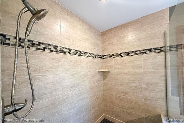 54554 E Whitby Way, Shelby Twp, MI 48316