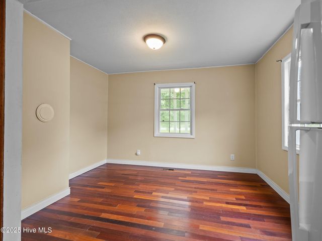 195 Queens Creek Road, Swansboro, NC 28584