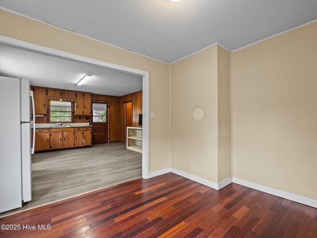 195 Queens Creek Road, Swansboro, NC 28584