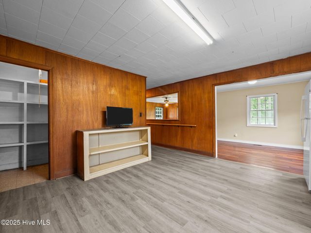 195 Queens Creek Road, Swansboro, NC 28584