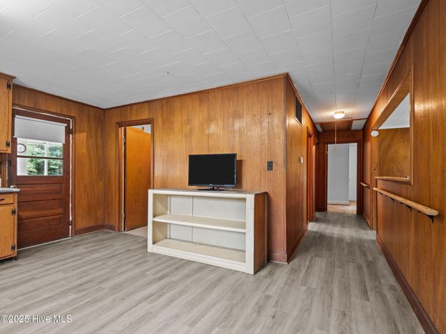 195 Queens Creek Road, Swansboro, NC 28584