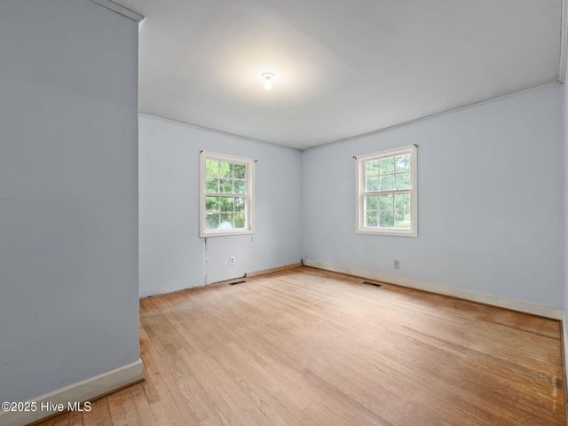 195 Queens Creek Road, Swansboro, NC 28584