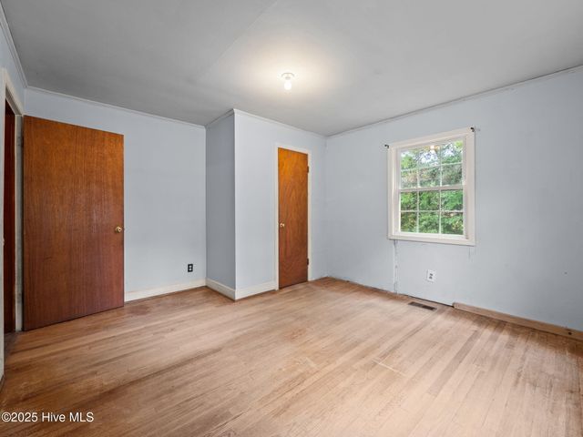 195 Queens Creek Road, Swansboro, NC 28584