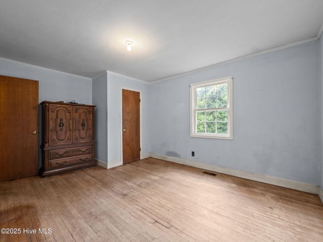 195 Queens Creek Road, Swansboro, NC 28584