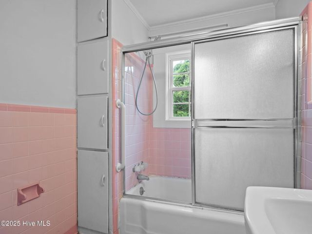 195 Queens Creek Road, Swansboro, NC 28584