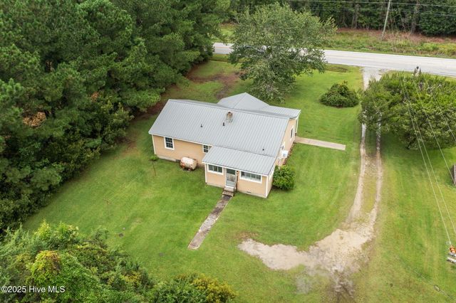 195 Queens Creek Road, Swansboro, NC 28584