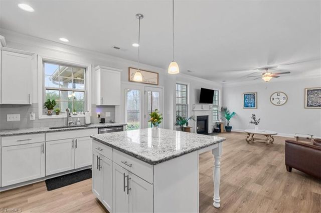 1823 Ridge Creek Drive, Kernersville, NC 27284