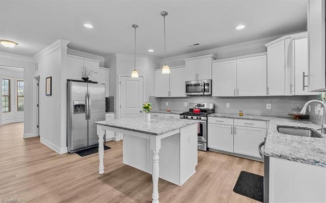 1823 Ridge Creek Drive, Kernersville, NC 27284