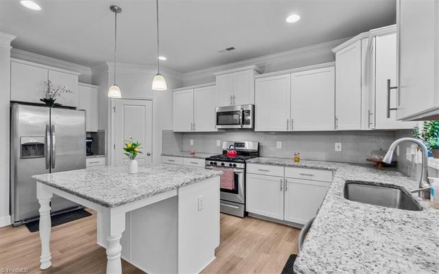 1823 Ridge Creek Drive, Kernersville, NC 27284