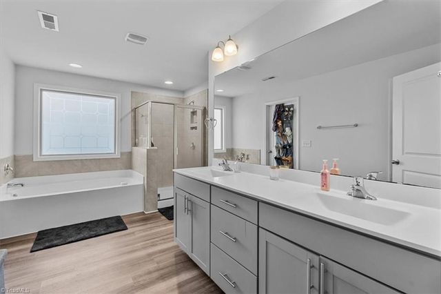 1823 Ridge Creek Drive, Kernersville, NC 27284