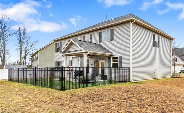 1823 Ridge Creek Drive, Kernersville, NC 27284