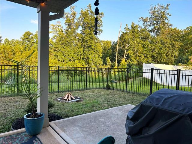 1823 Ridge Creek Drive, Kernersville, NC 27284