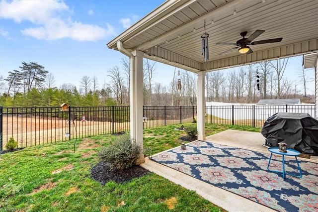 1823 Ridge Creek Drive, Kernersville, NC 27284