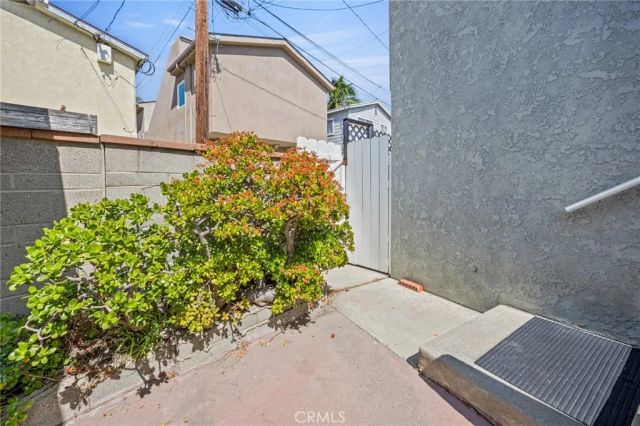 1521 Marine, Seal Beach, CA 90740
