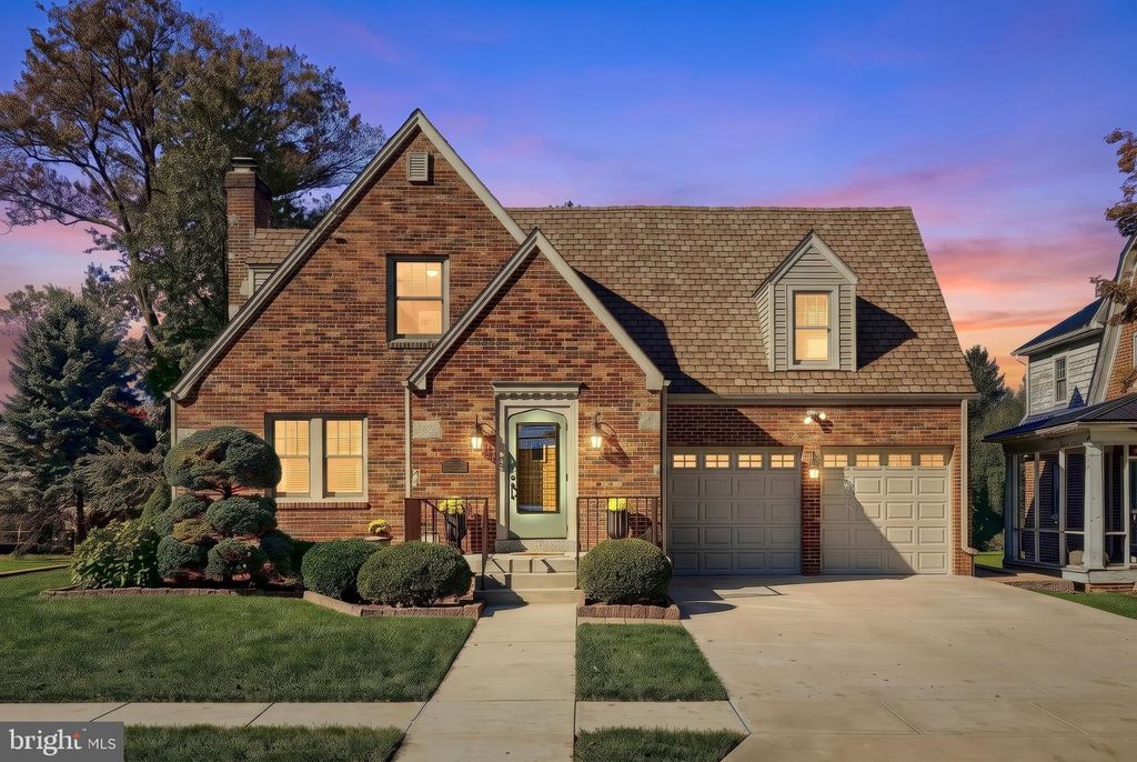 Image 1 of property listing at 30 S ROCKBURN ST, York, PA 17402