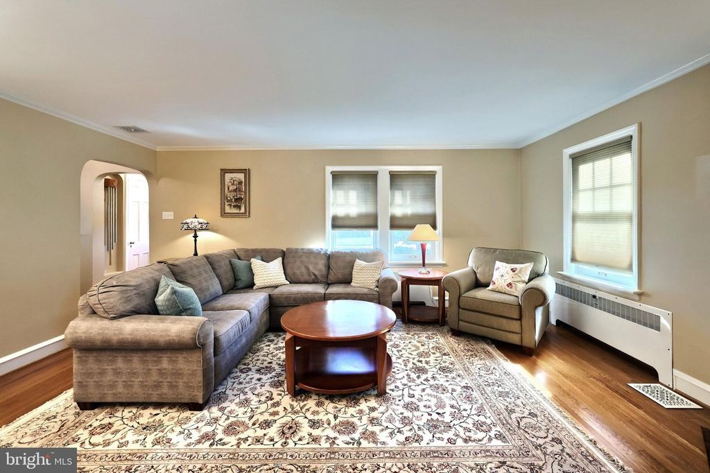 Image 15 of property listing at 30 S ROCKBURN ST, York, PA 17402