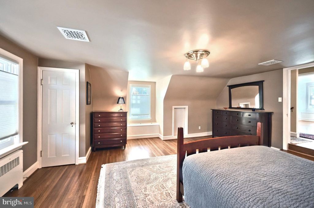 Image 23 of property listing at 30 S ROCKBURN ST, York, PA 17402