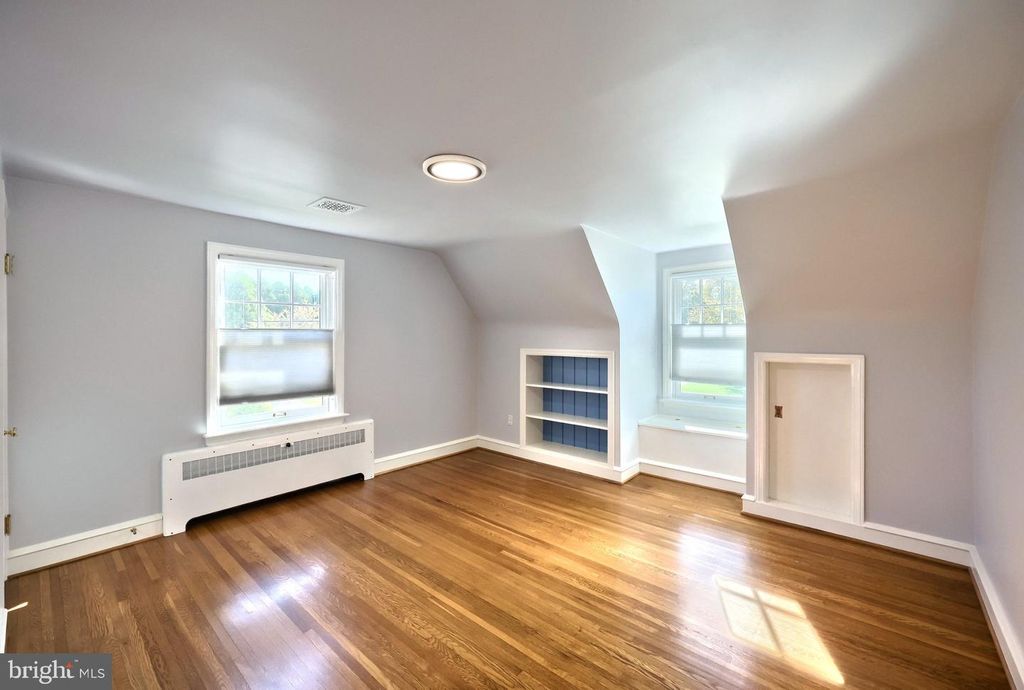Image 24 of property listing at 30 S ROCKBURN ST, York, PA 17402