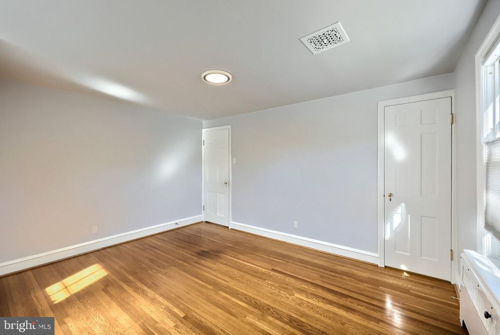 Image 25 of property listing at 30 S ROCKBURN ST, York, PA 17402