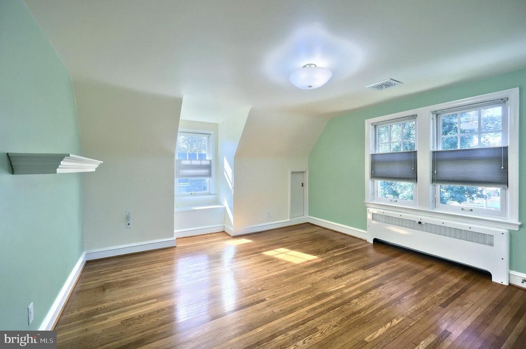 Image 28 of property listing at 30 S ROCKBURN ST, York, PA 17402