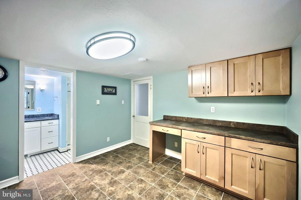 Image 36 of property listing at 30 S ROCKBURN ST, York, PA 17402