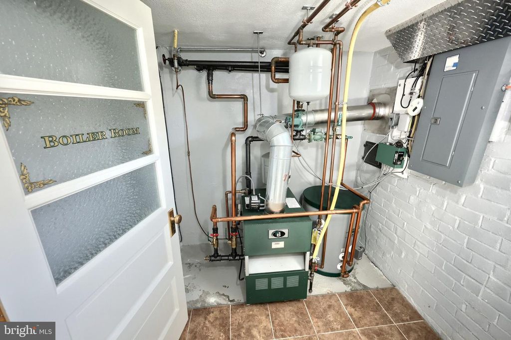 Image 40 of property listing at 30 S ROCKBURN ST, York, PA 17402