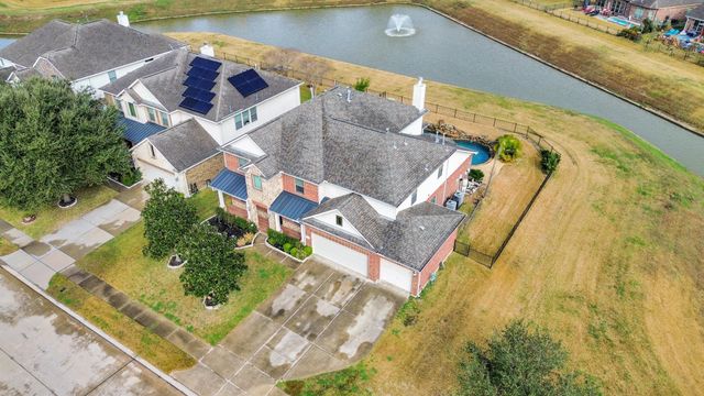 23502 Starbridge Lake Lane, Richmond, TX 77407