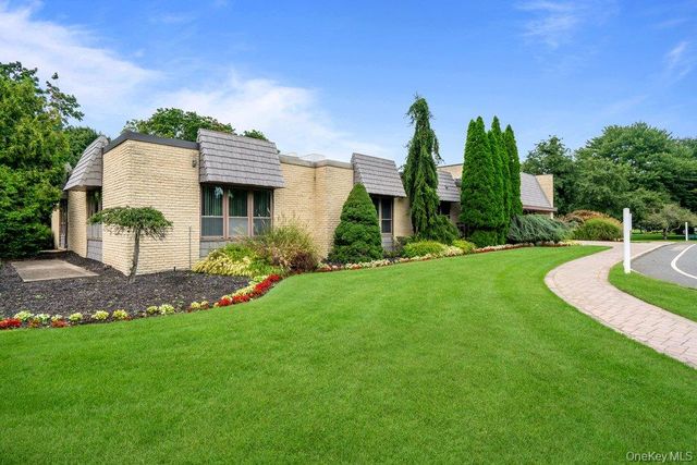 705 Alden Court, Saint James, NY 11780