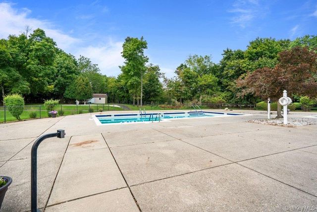 705 Alden Court, Saint James, NY 11780