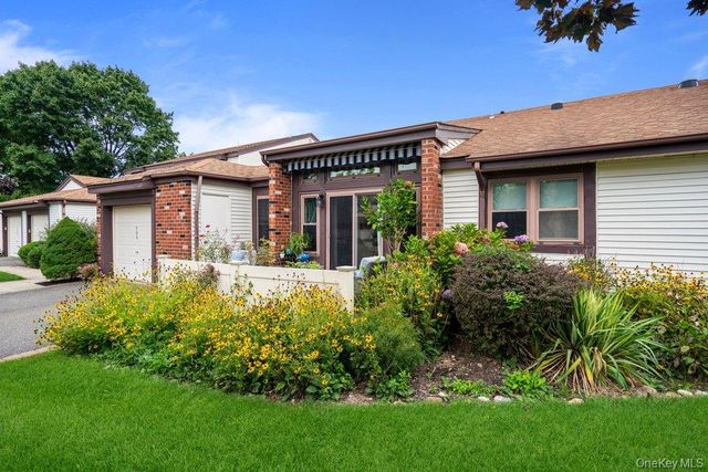 705 Alden Court, Saint James, NY 11780