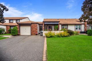 705 Alden Court, Saint James, NY 11780