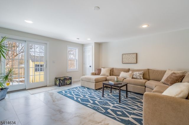 3 Long Hill Ln, Chatham Twp., NJ 07928